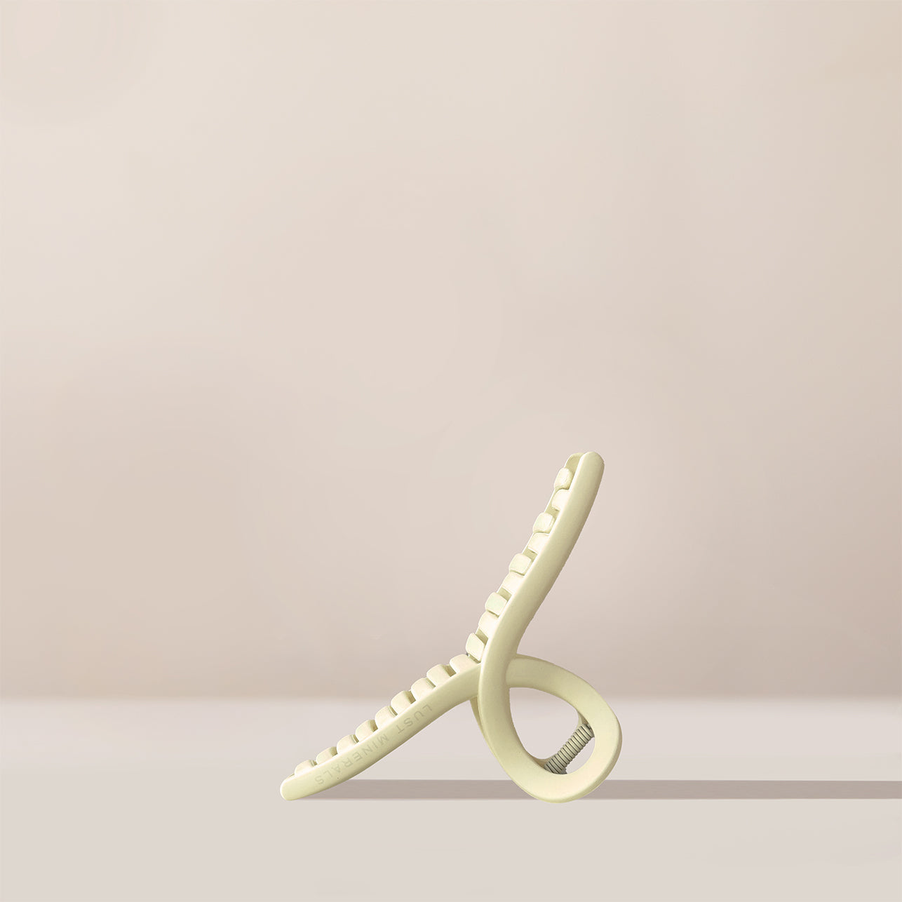 Signature Claw Clip - Lemon Sorbet